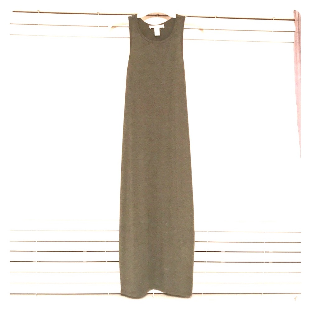 Sleeveless dress